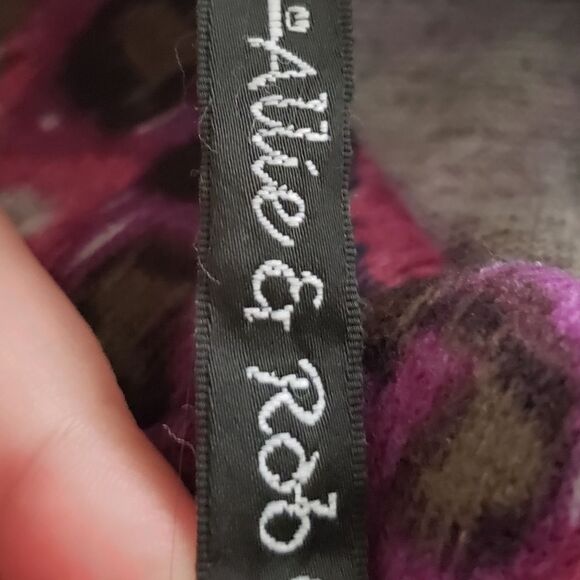 Plus Size Patterned Top Sz 2x - Picture 2 of 3